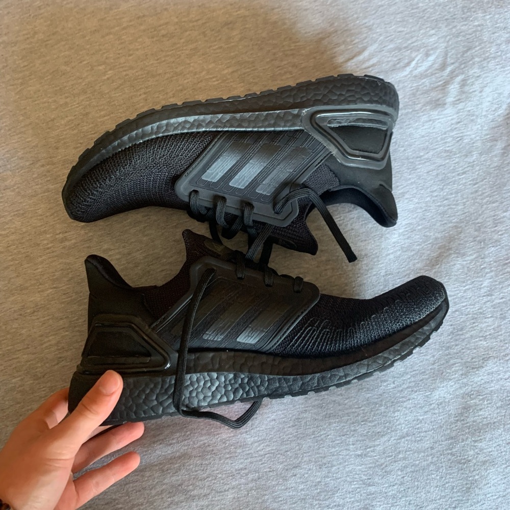 🔥Adidas Ultraboost 20 Triple Black🔥